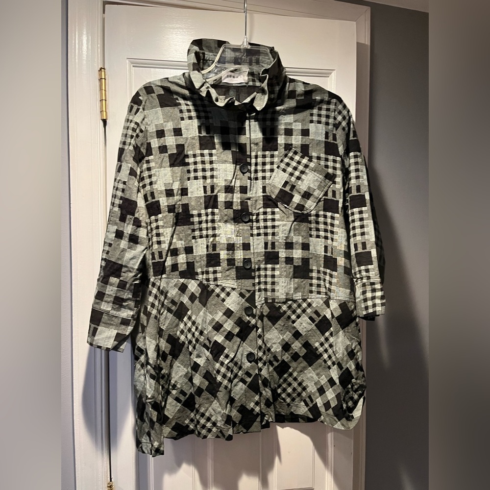 Women’s TERRA SJ APPAREL Black & Grey Check Button Down Top Sz M